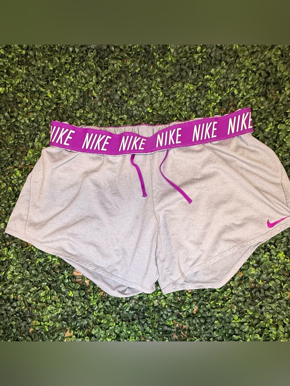 💜 Nike Dri-FIT Training Shorts Gray & Purple – XL